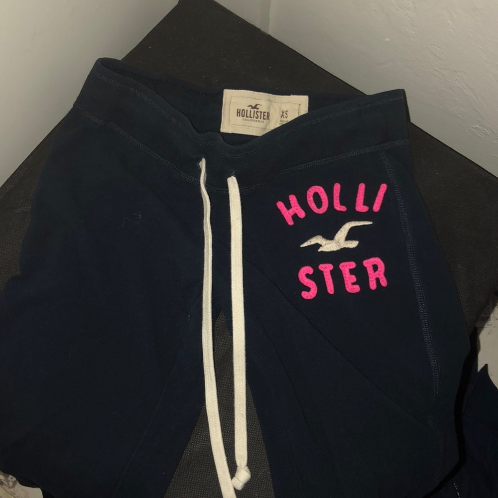 hollister sweats !!